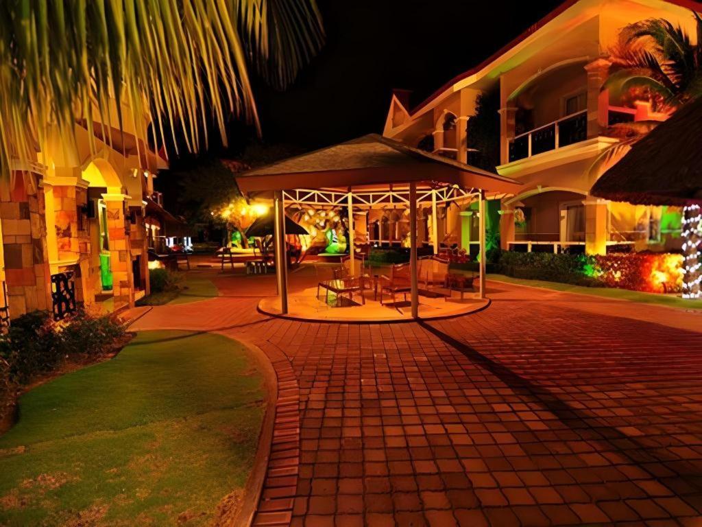 Moonbay Marina The Villas Olongapo Eksteriør bilde